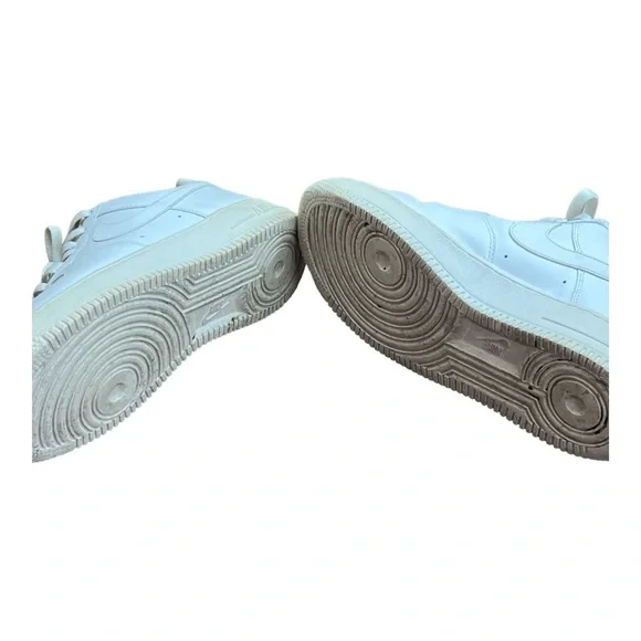 Nike AF-1 Sz 9.5 White Sneakers - Picture 5 of 5